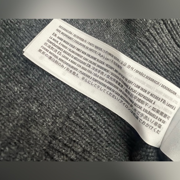 Abercrombie and Fitch Crewneck Men’s XS Wool Blend Gray Fair Isle Sweater - Picture 6 of 6